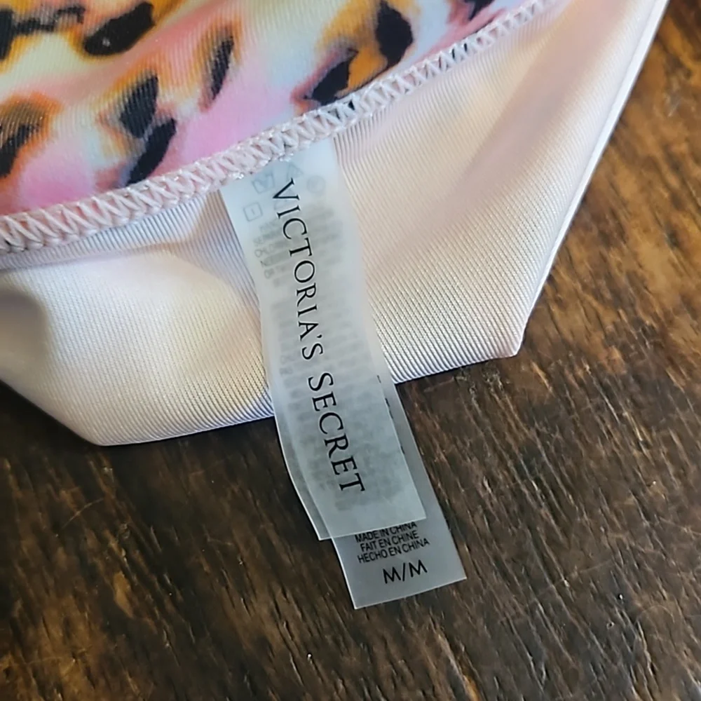 Bikini - Picture 6 of 6